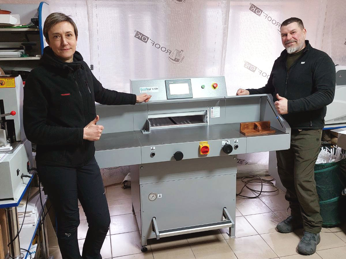 Відомий запорізький поліграфічний центр МАЙСТЕРНЯ ДРУКУ А+ поповнив парк обладнання гідравлічним різаком паперу Grafcut G52H Відомий запорізький поліграфічний центр МАЙСТЕРНЯ ДРУКУ А+ поповнив парк обладнання гідравлічним різаком паперу Grafcut G52H